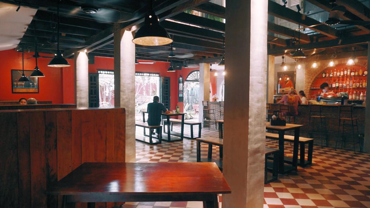 Monkey Republic Kampot Hotel ภายนอก รูปภาพ
